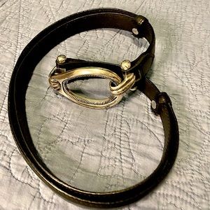 Unisex belt adjustable in black genuine leather belt with a silver clasp buckle